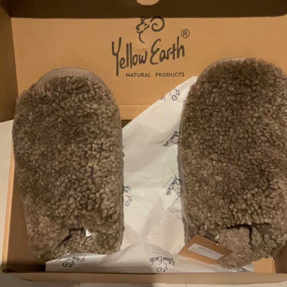 Women’s slippers: all natural shearling: never worn: super fluffy